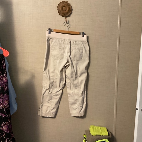 Chico's Light Tan Cropped Pants - Picture 2 of 6